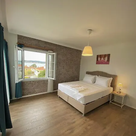 Cunda Kordon Otel Ayvalı